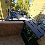 Sunny Centralapartment -3 Bedrooms ,private Parking