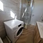 Sunny Centralapartment -3 Bedrooms ,private Parking شقة مونفالكوني