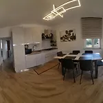 شقة Sunny Centralapartment -3 Bedrooms ,private Parking