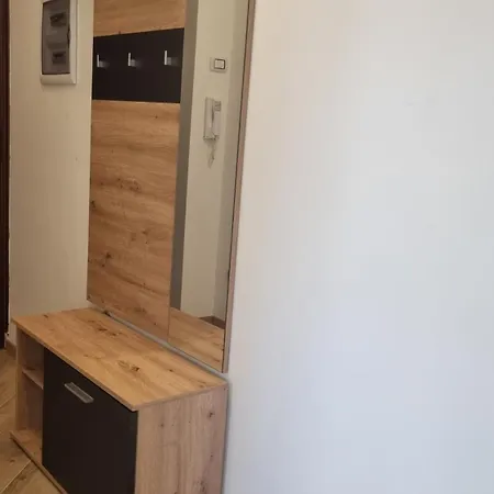 Sunny Centralapartment -3 Bedrooms ,private Parking