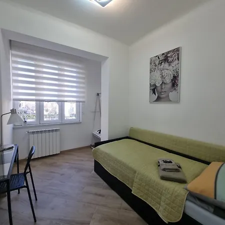 Sunny Centralapartment -3 Bedrooms ,private Parking * مونفالكوني