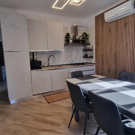 Sunny Centralapartment -3 Bedrooms ,private Parking Appartement Monfalcone