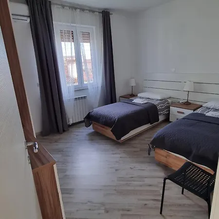 Sunny Centralapartment -3 Bedrooms ,private Parking Appartement